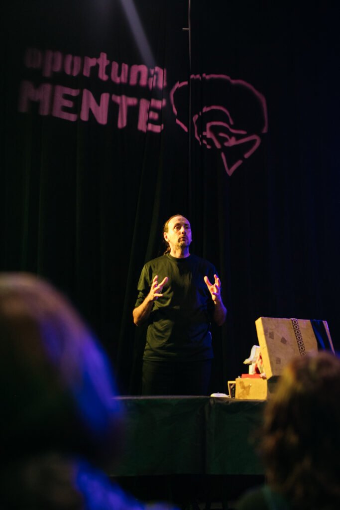 oportunamente 0306 yo parado oportunamente 0306 yo parado